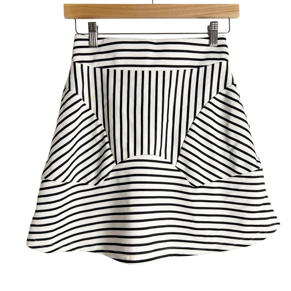 Olive + Oak White Black Striped A-Line Knit Skater Mini Skirt Size XS